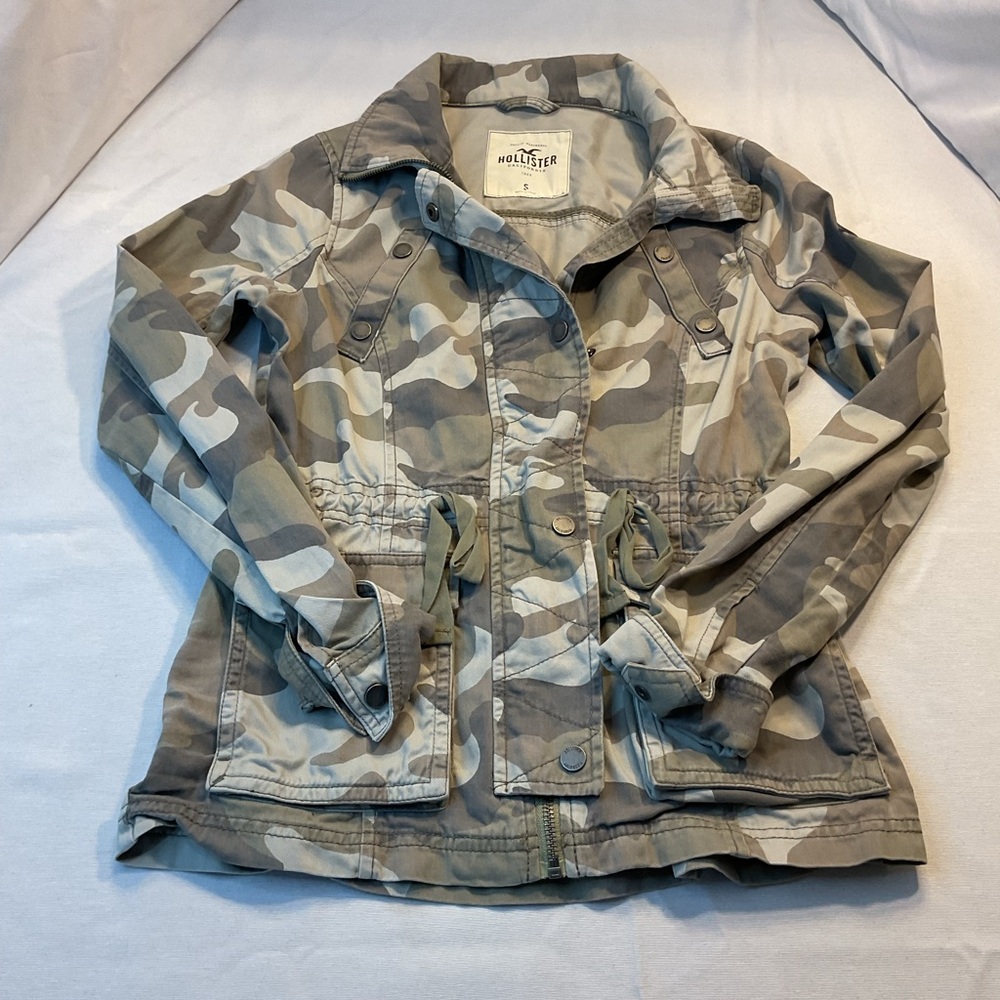 Hollister Women's Camo Utility Jacket, Zip-Up‎ Buttons & Sinched Waist, Size S